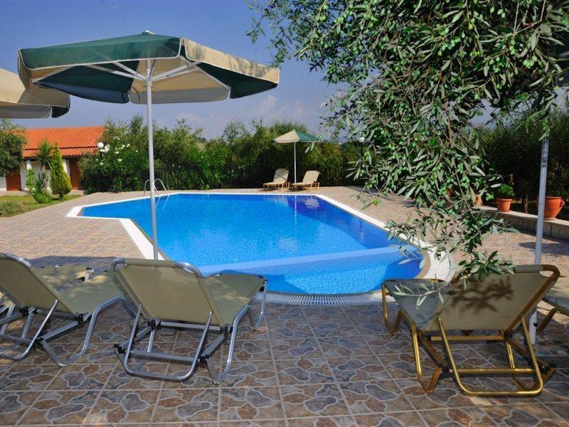 Lefkothea Villas With Large Pool, Bbq & Playground Adelianos Kampos Exterior foto